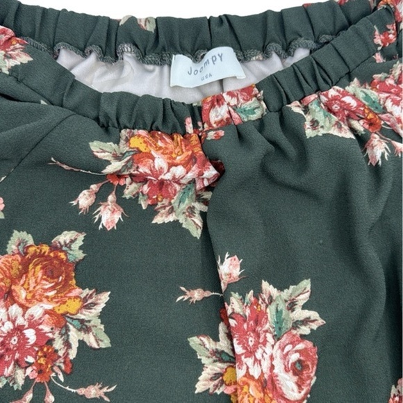 Chic Floral Off-the-Shoulder Dress by Joompy‎ USA - Picture 2 of 6